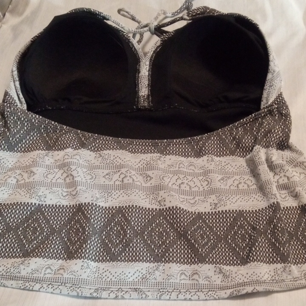Bathing Suit Top In Fitted Halter Design - Picture 3 of 7